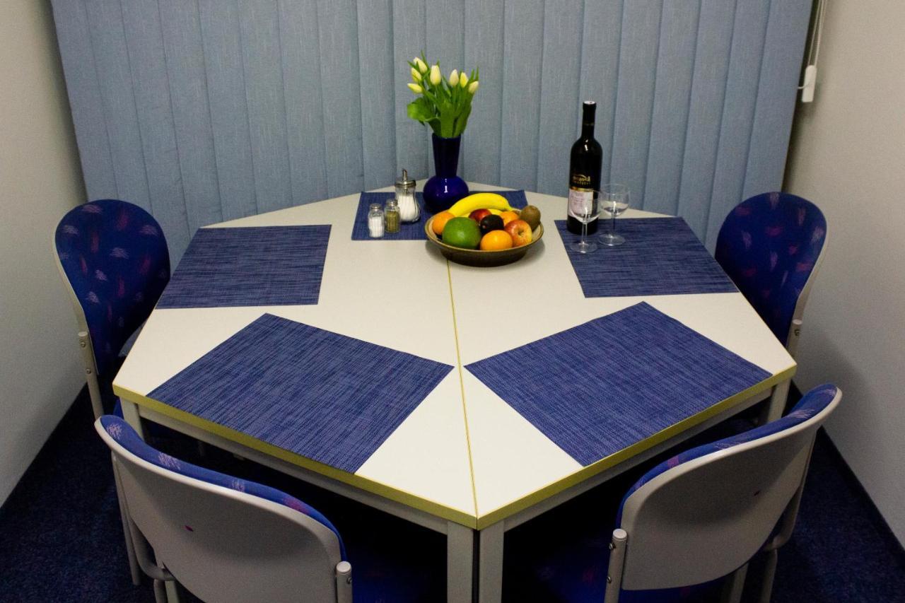 פראג Blue Apartment In Beautiful English Style Garden With Atmosphere מראה חיצוני תמונה